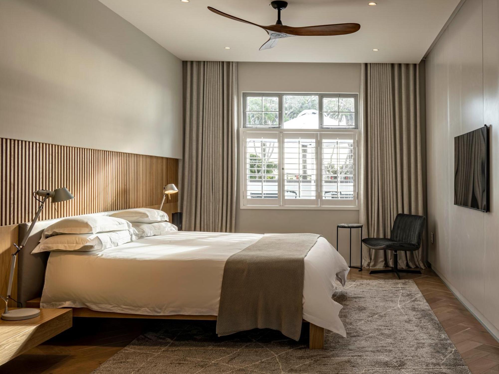 South Beach Camps Bay Boutique Hotel Ciudad del Cabo Exterior foto A bedroom at the Cape heritage