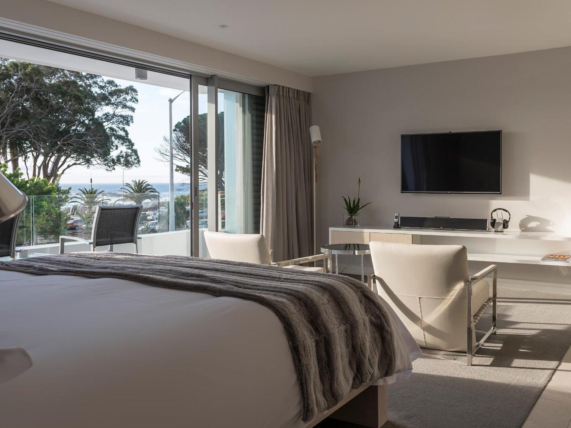 South Beach Camps Bay Boutique Hotel Ciudad del Cabo Exterior foto A bedroom at the Hotel