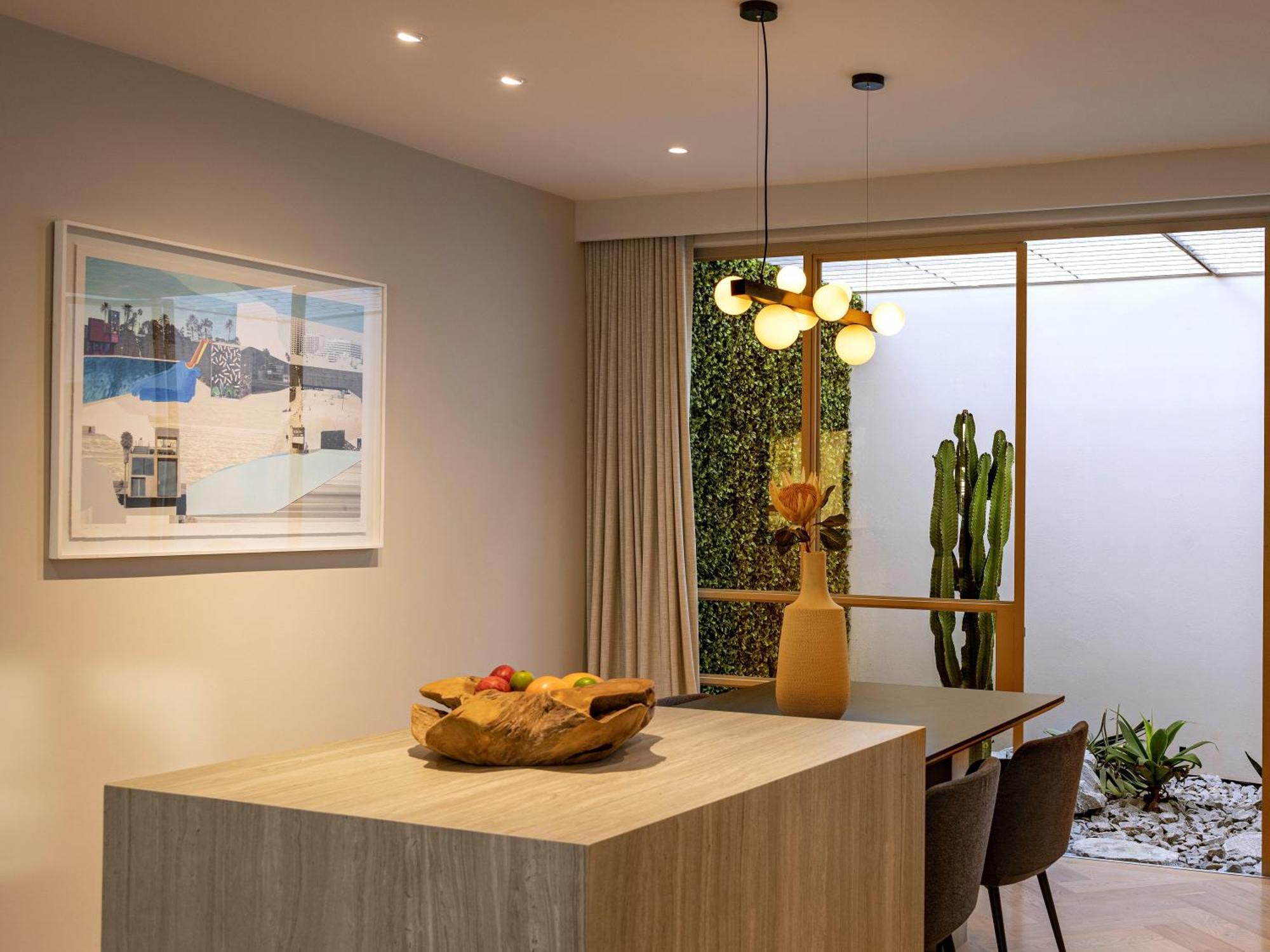 South Beach Camps Bay Boutique Hotel Ciudad del Cabo Exterior foto A kitchen island