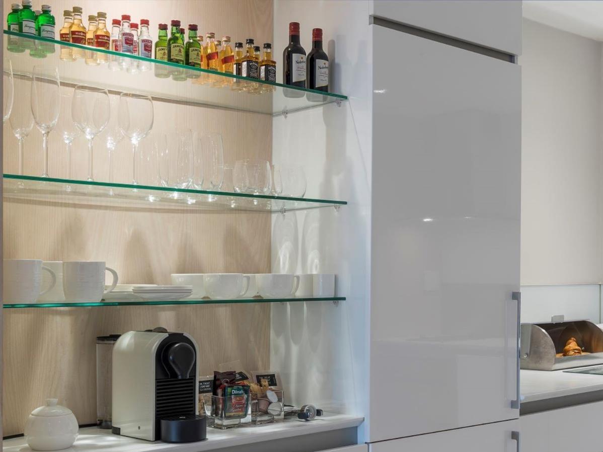 South Beach Camps Bay Boutique Hotel Ciudad del Cabo Exterior foto A kitchen with a Nespresso machine