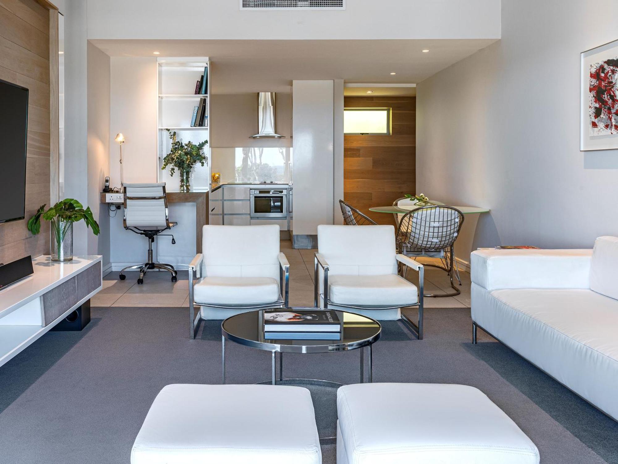 South Beach Camps Bay Boutique Hotel Ciudad del Cabo Exterior foto A suite at the W