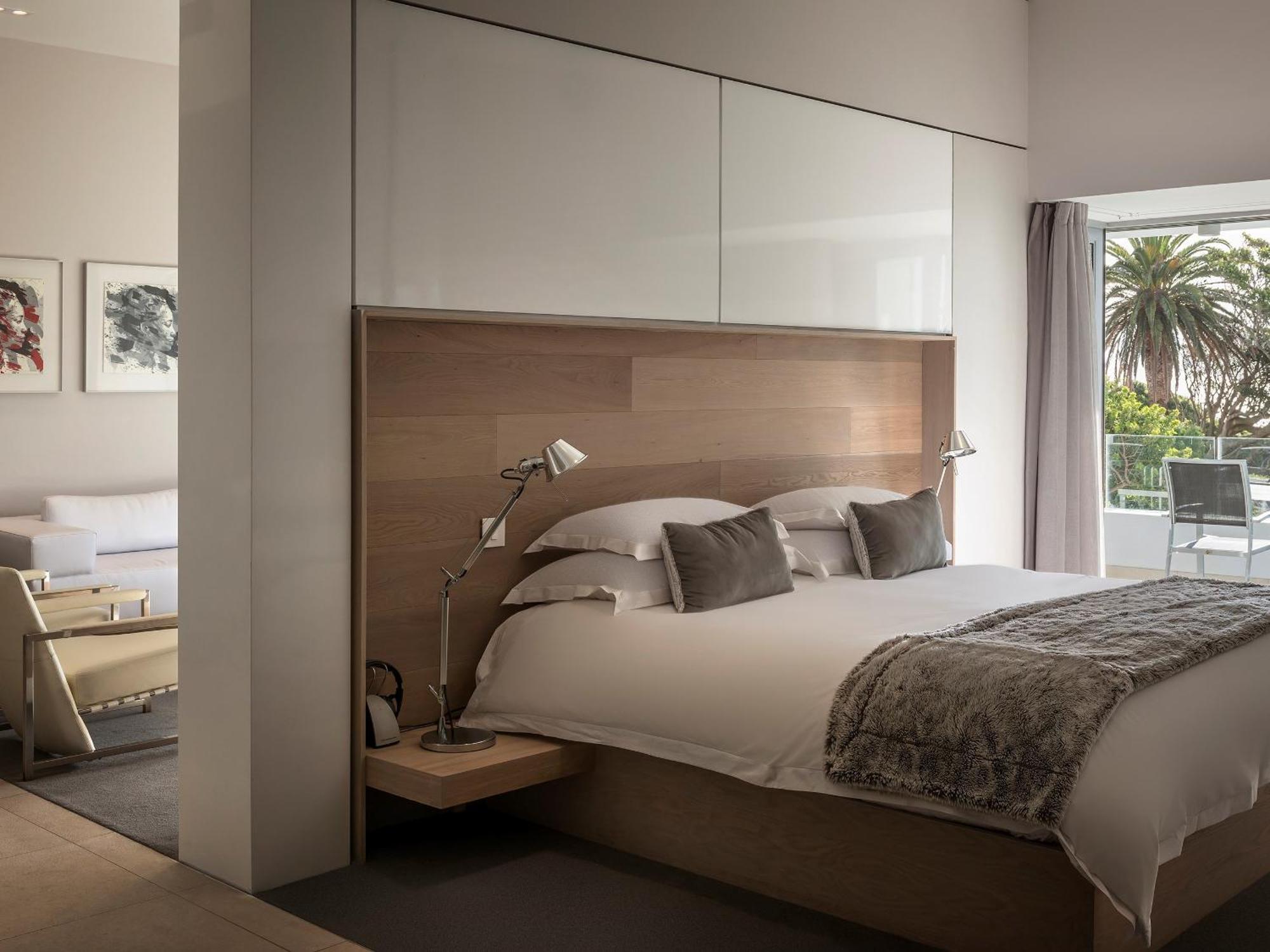 South Beach Camps Bay Boutique Hotel Ciudad del Cabo Habitación foto A bedroom at the Cape Town Marriott Hotel